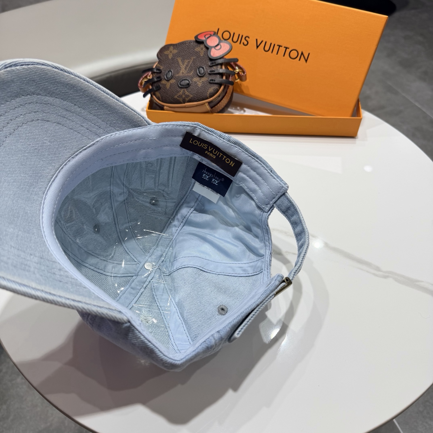 Lv路易威登 新款专柜同步牛仔洗水刺绣棒球帽 新款上架💙💙 今年家每款帽子都想拥有～设计轻易休闲时髦又带