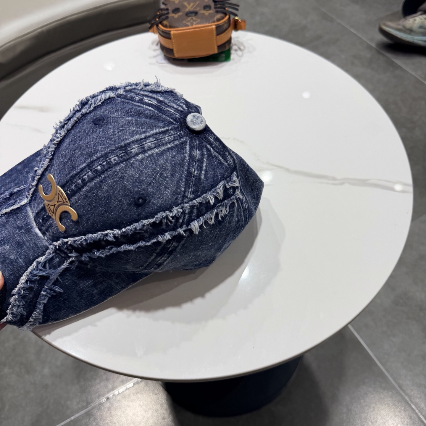 【CELINE赛琳】新款经典休闲潮流款 棒球帽日韩风格，随便搭配都超好看！出门旅游，绝对要入手的一款