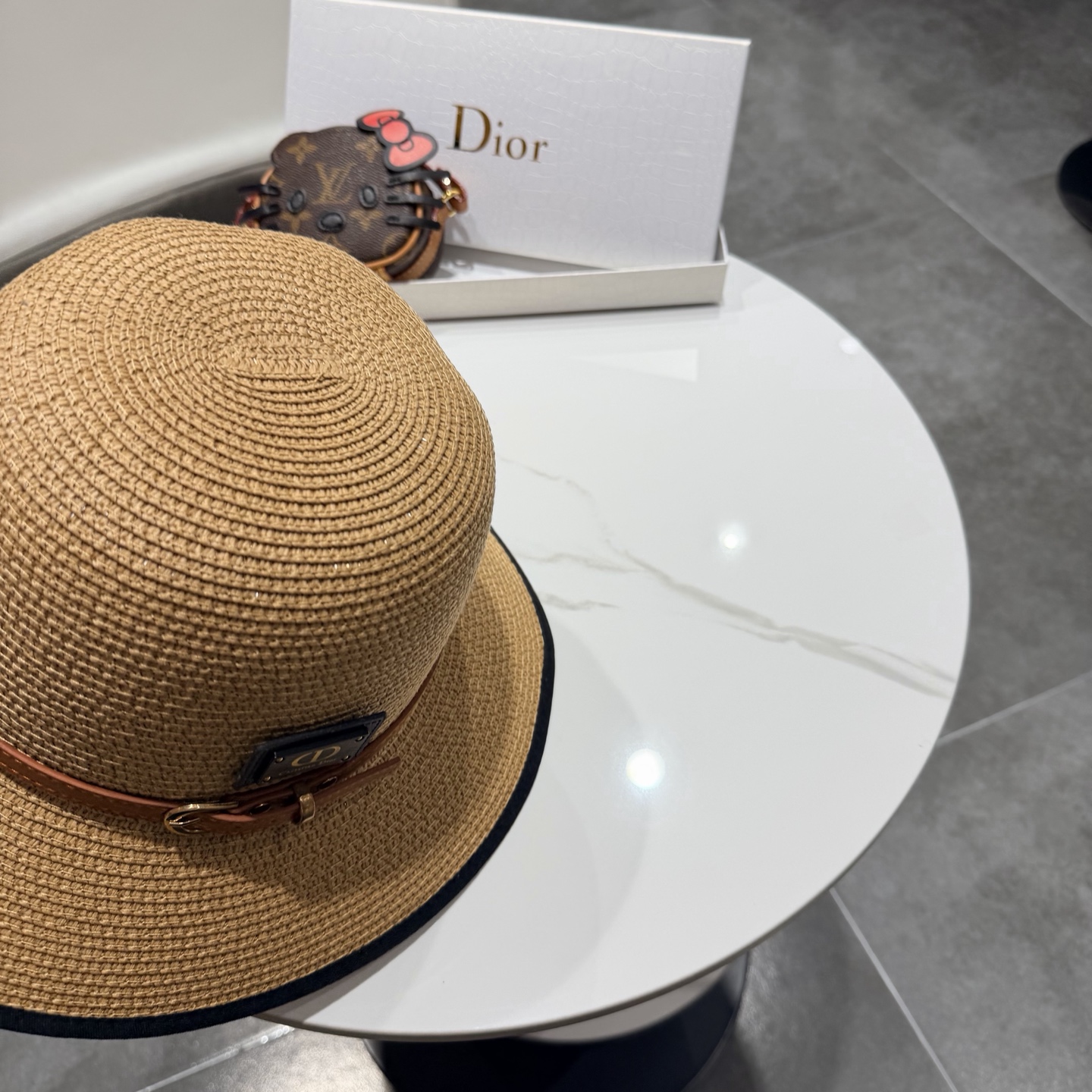 【DIOR迪奥】2026新款镂空大沿礼帽盆帽草帽，出街必备超好搭配，有调节绳