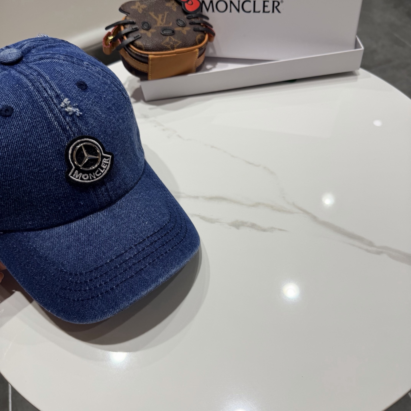 蒙口moncler的春季破洞 棒球帽，四季都通用👍 闭眼入阿铁子们❗️