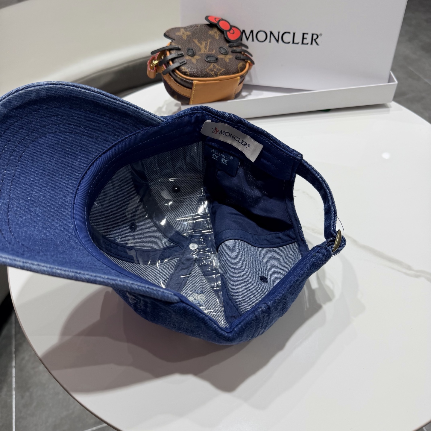 蒙口moncler的春季破洞 棒球帽，四季都通用👍 闭眼入阿铁子们❗️