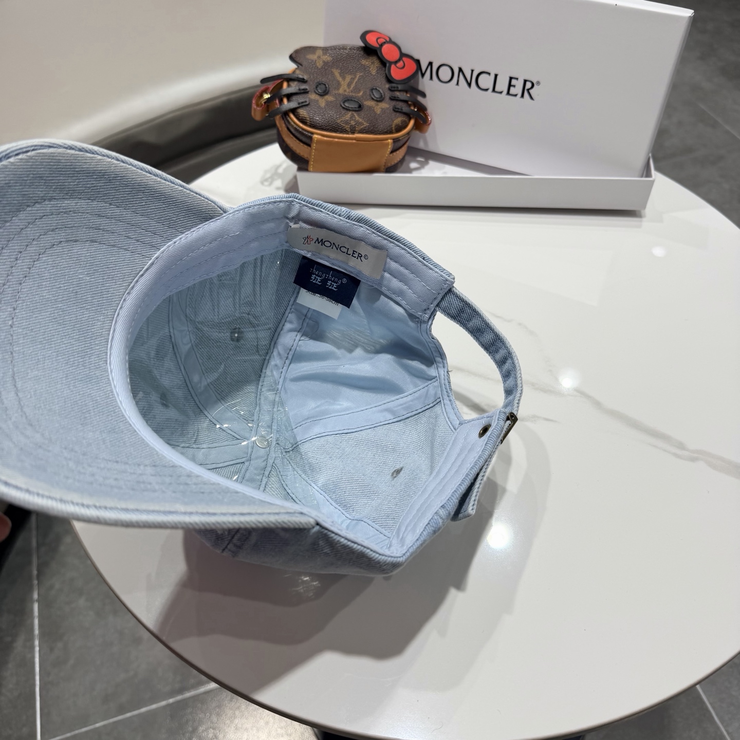 蒙口moncler的春季破洞 棒球帽，四季都通用👍 闭眼入阿铁子们❗️