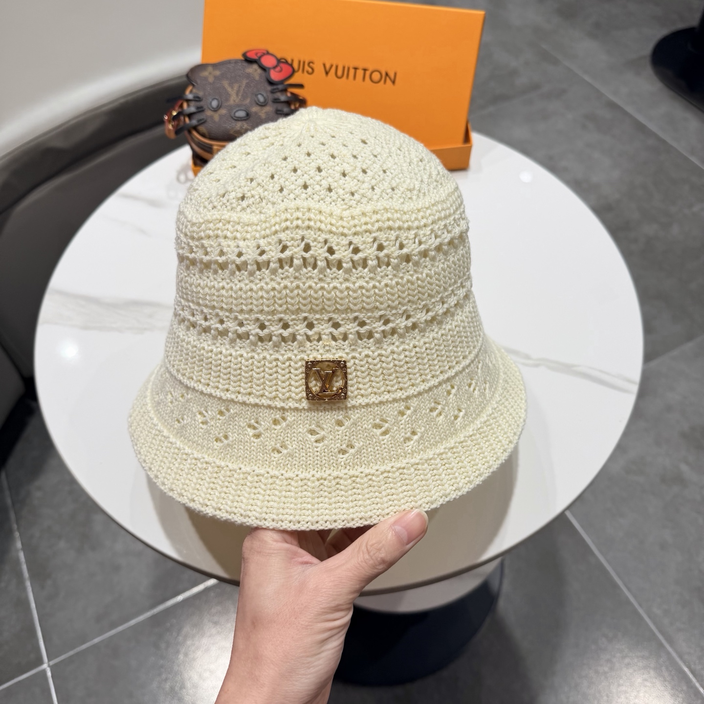 Lv路易威登2026新款遮阳防晒帽子女镂空透气素颜水桶帽春夏季时尚百搭渔夫帽