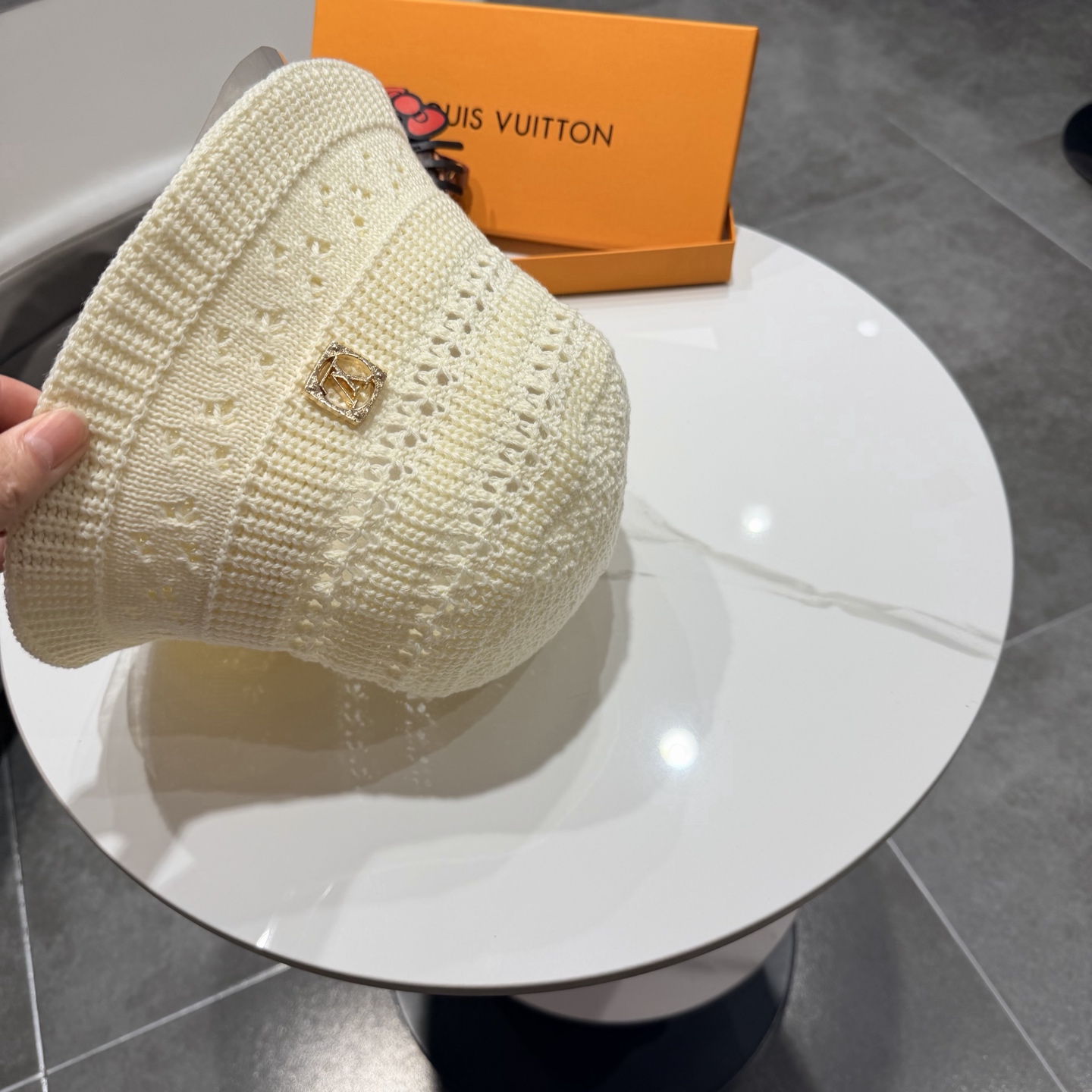 Lv路易威登2026新款遮阳防晒帽子女镂空透气素颜水桶帽春夏季时尚百搭渔夫帽