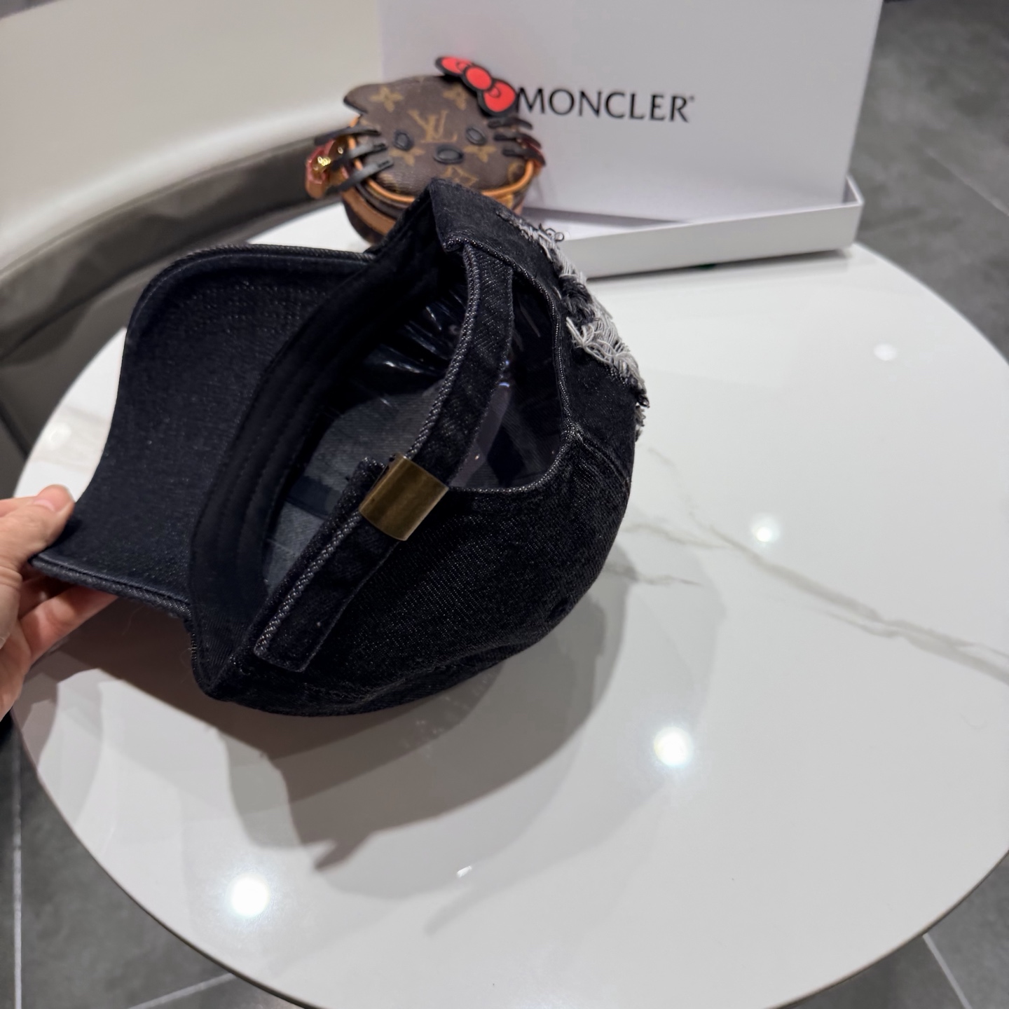 。蒙口Moncler 秋冬款新款个性棒球帽，高品质高颜值时尚单品！男女同款