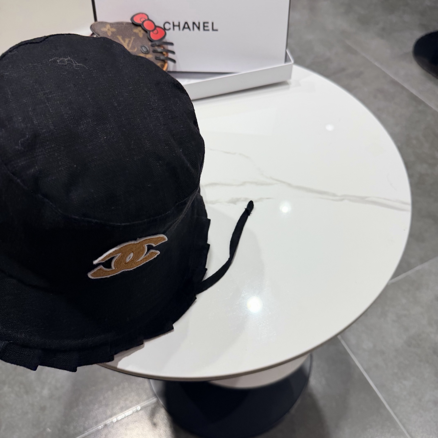 Chanel日系亚麻防紫外线系带渔夫帽女26春夏气质款透气显脸小出游遮脸帽