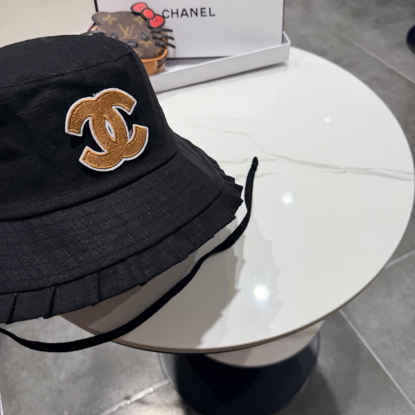 Chanel日系亚麻防紫外线系带渔夫帽女26春夏气质款透气显脸小出游遮脸帽