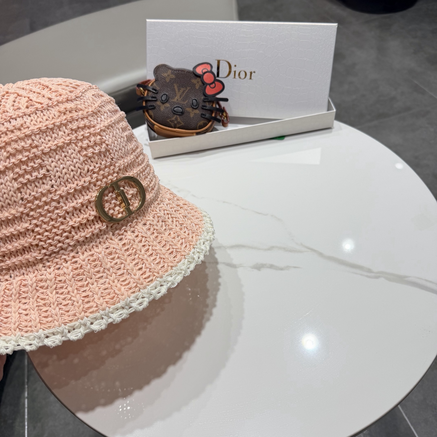 迪奥Dior盆帽新款夏季网眼透气时尚百搭韩版户外街头休闲旅游防嗮遮阳帽女