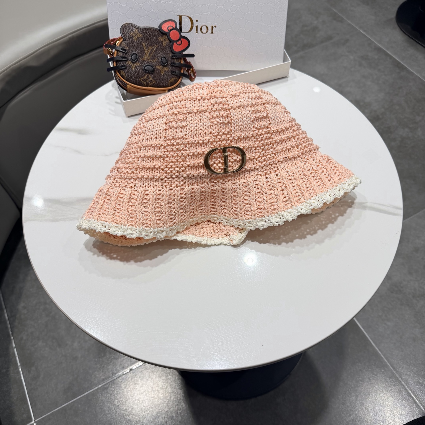 迪奥Dior盆帽新款夏季网眼透气时尚百搭韩版户外街头休闲旅游防嗮遮阳帽女