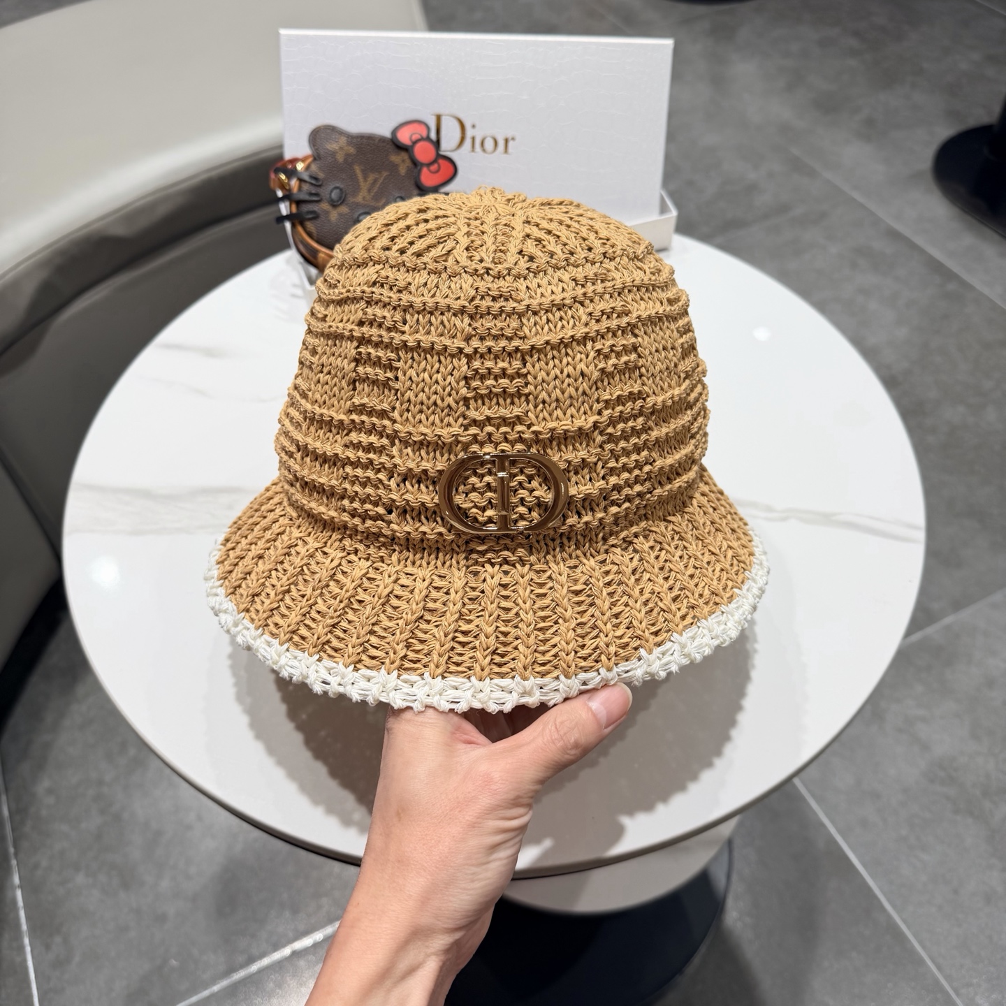 迪奥Dior盆帽新款夏季网眼透气时尚百搭韩版户外街头休闲旅游防嗮遮阳帽女