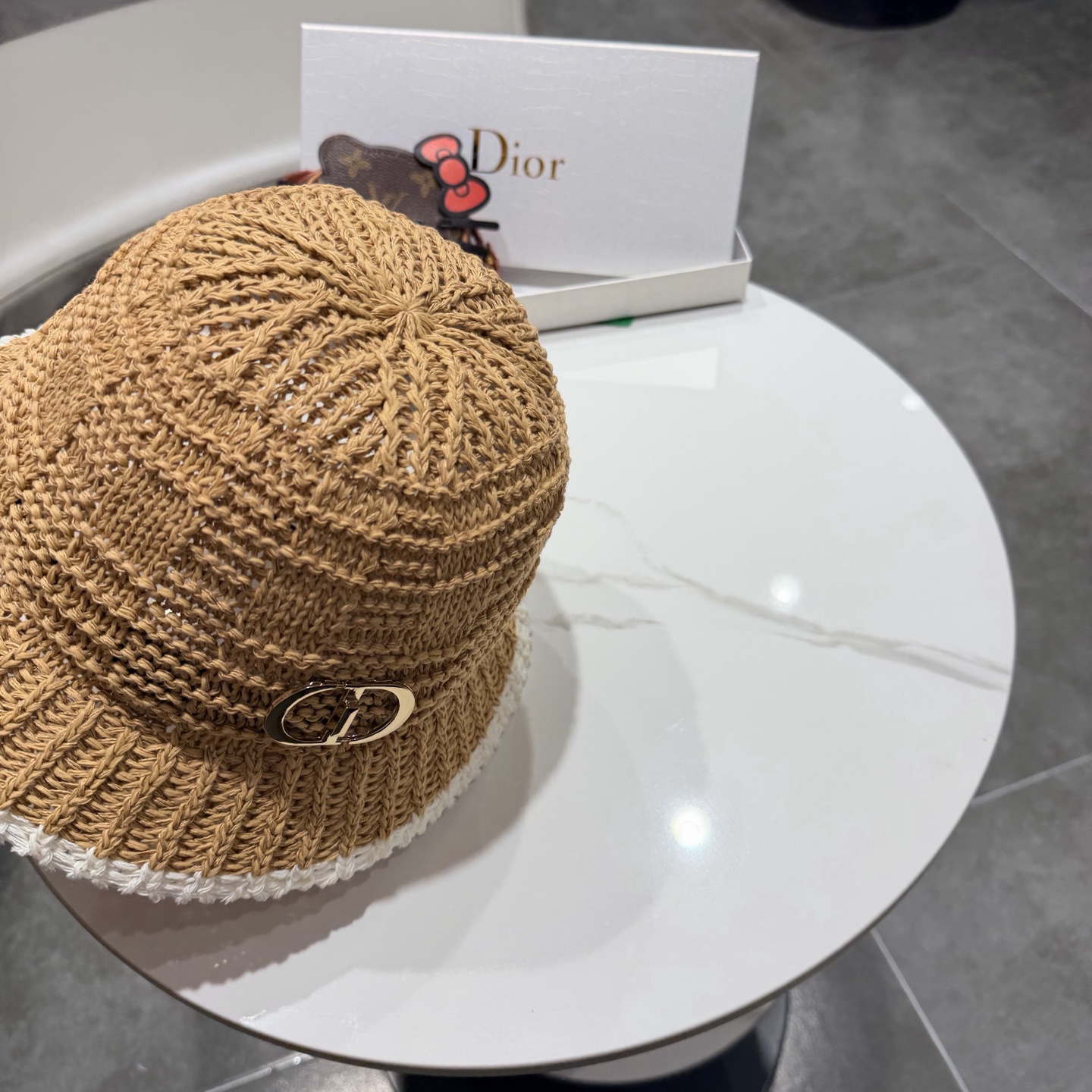 迪奥Dior盆帽新款夏季网眼透气时尚百搭韩版户外街头休闲旅游防嗮遮阳帽女