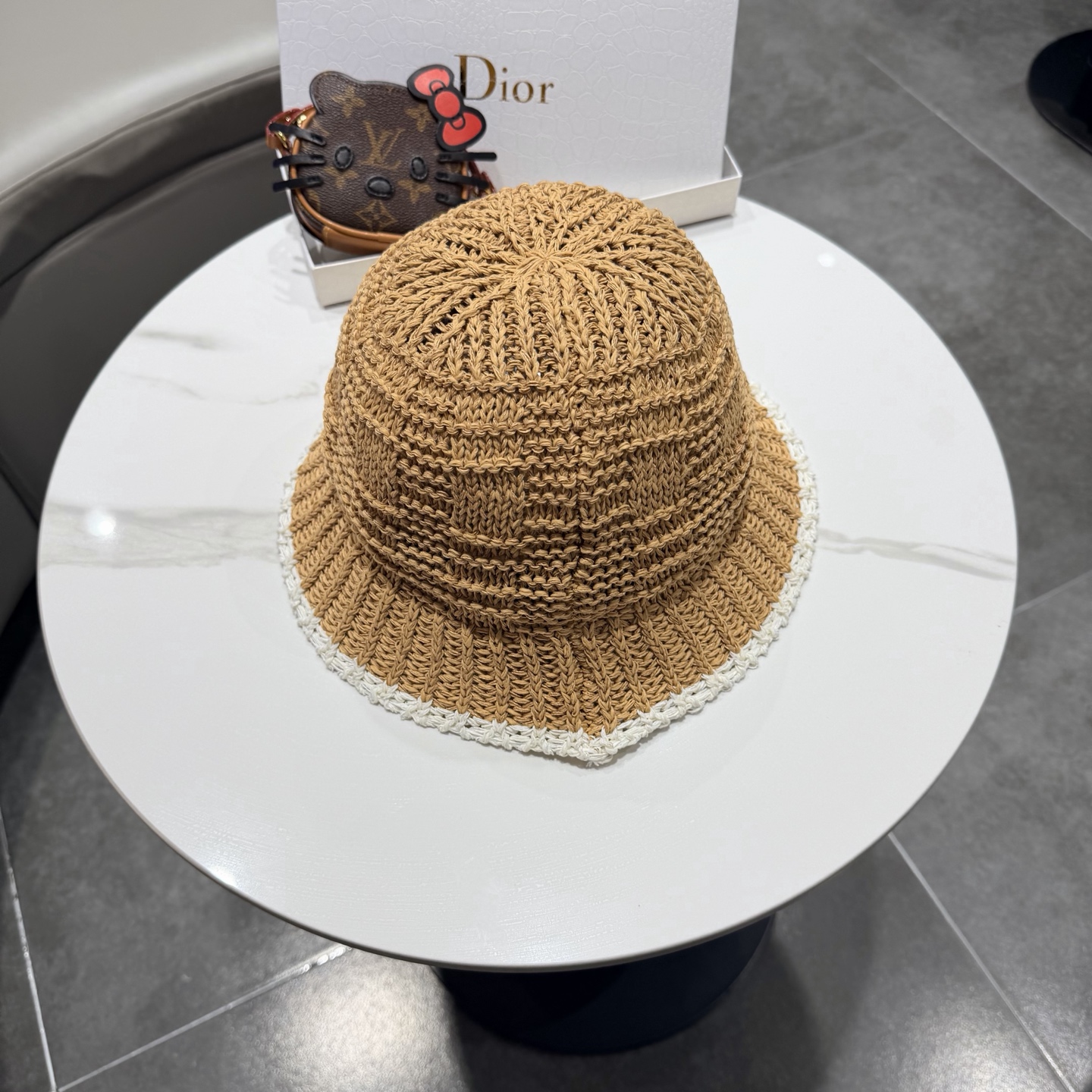 迪奥Dior盆帽新款夏季网眼透气时尚百搭韩版户外街头休闲旅游防嗮遮阳帽女