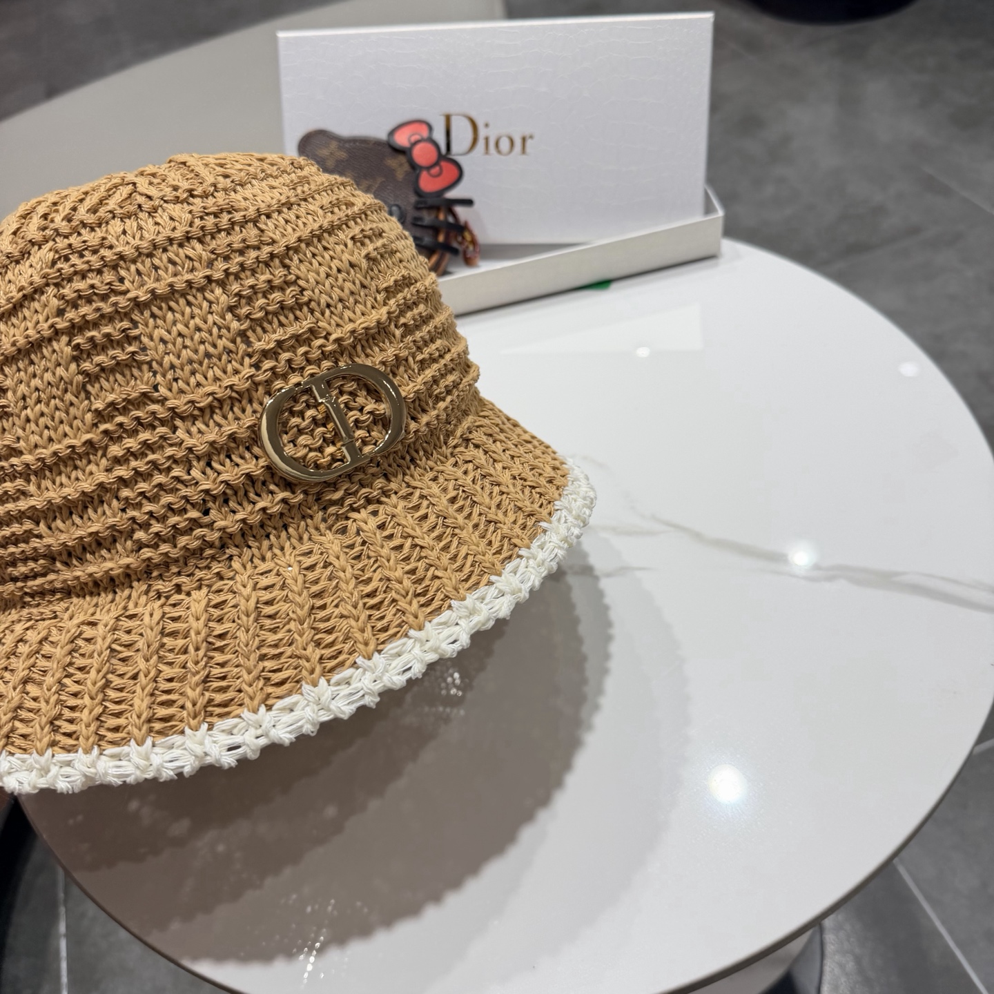 迪奥Dior盆帽新款夏季网眼透气时尚百搭韩版户外街头休闲旅游防嗮遮阳帽女