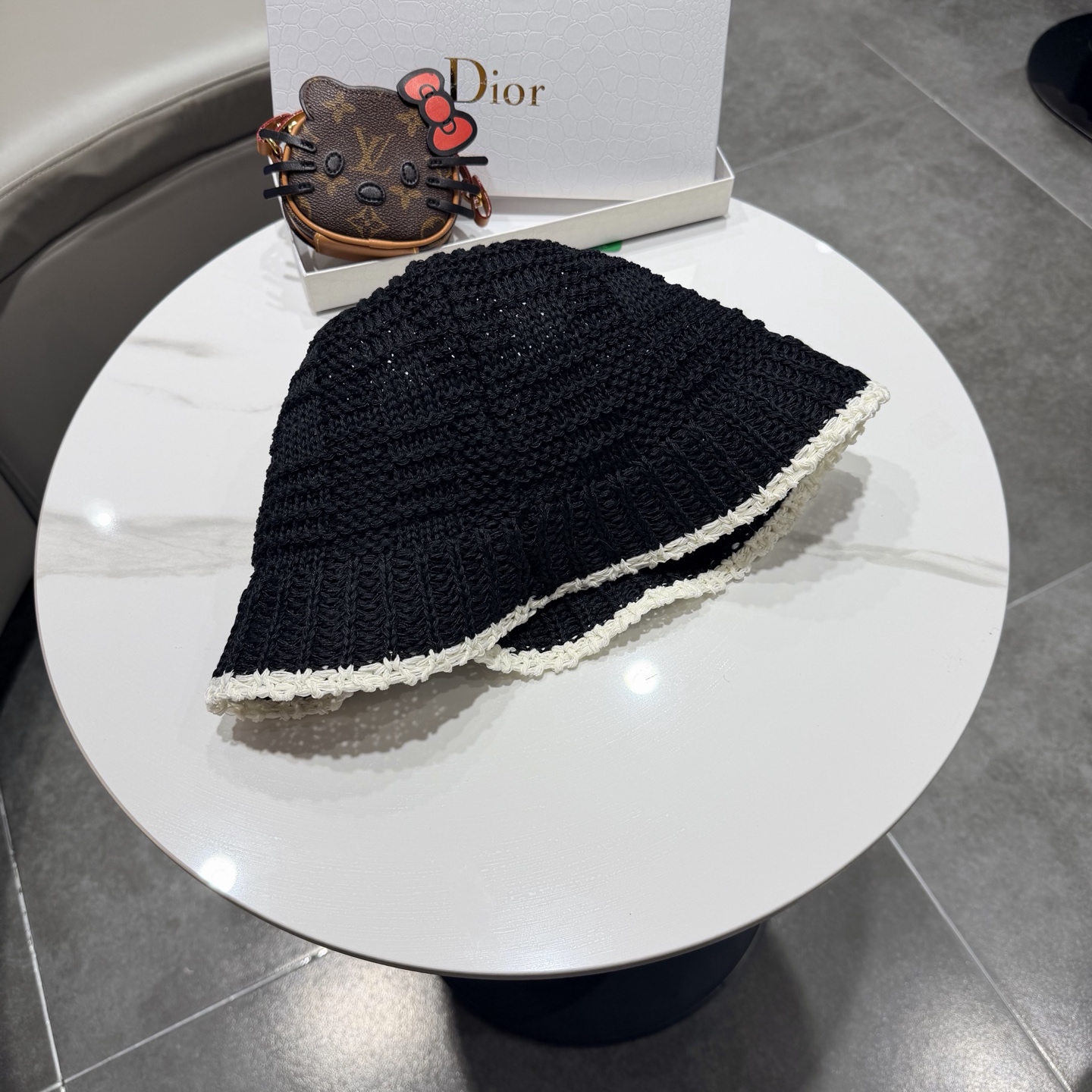 迪奥Dior盆帽新款夏季网眼透气时尚百搭韩版户外街头休闲旅游防嗮遮阳帽女