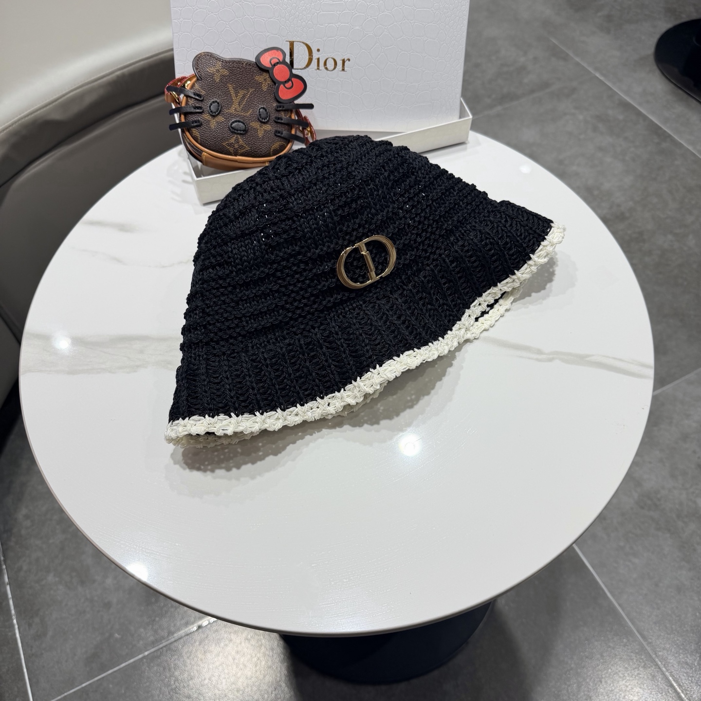 迪奥Dior盆帽新款夏季网眼透气时尚百搭韩版户外街头休闲旅游防嗮遮阳帽女