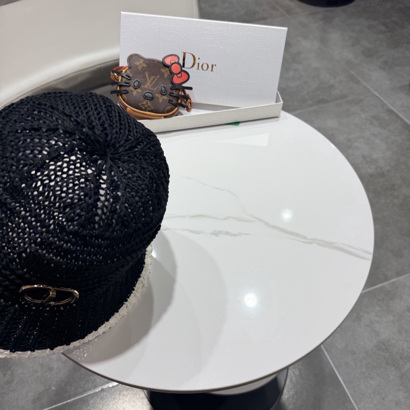 迪奥Dior盆帽新款夏季网眼透气时尚百搭韩版户外街头休闲旅游防嗮遮阳帽女