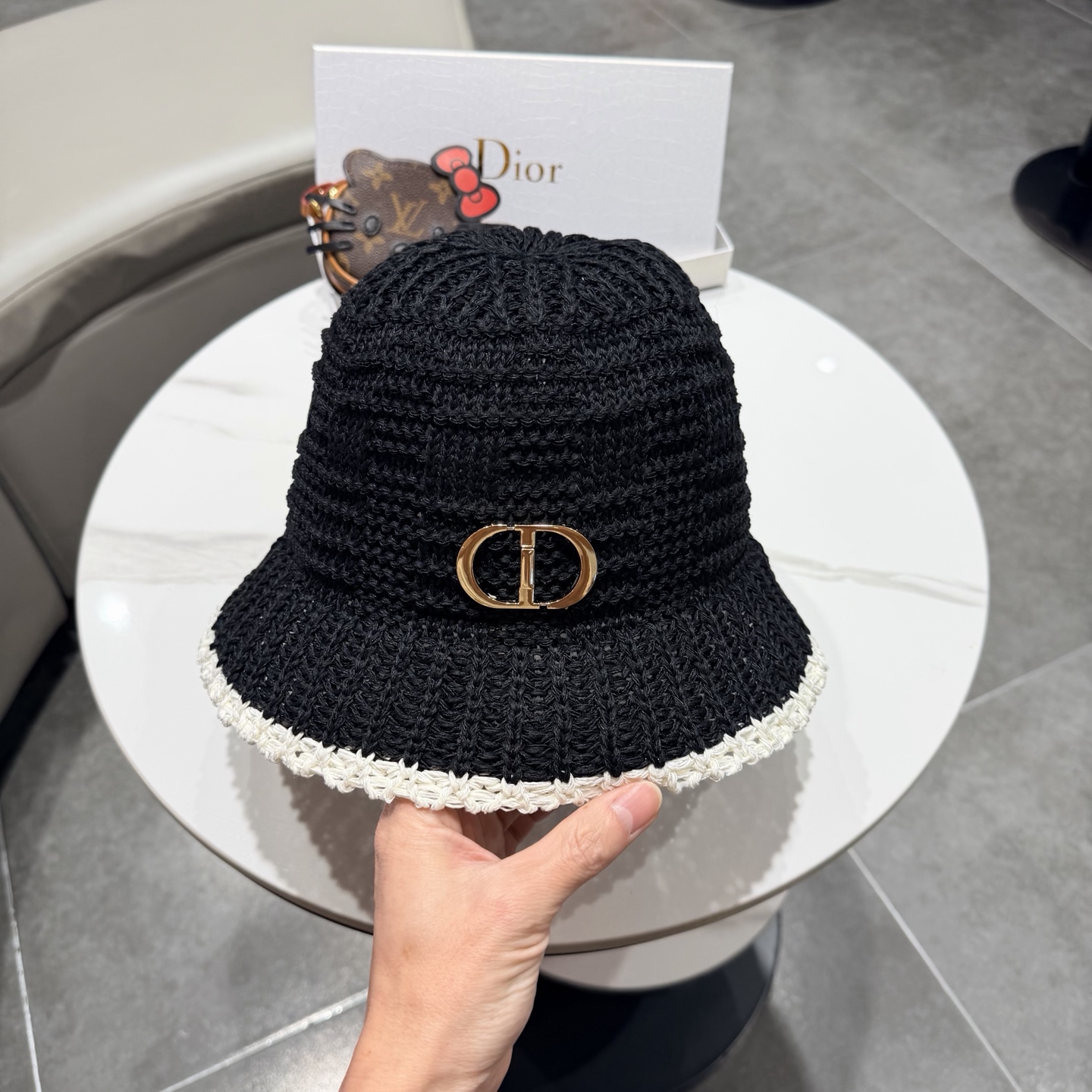 迪奥Dior盆帽新款夏季网眼透气时尚百搭韩版户外街头休闲旅游防嗮遮阳帽女