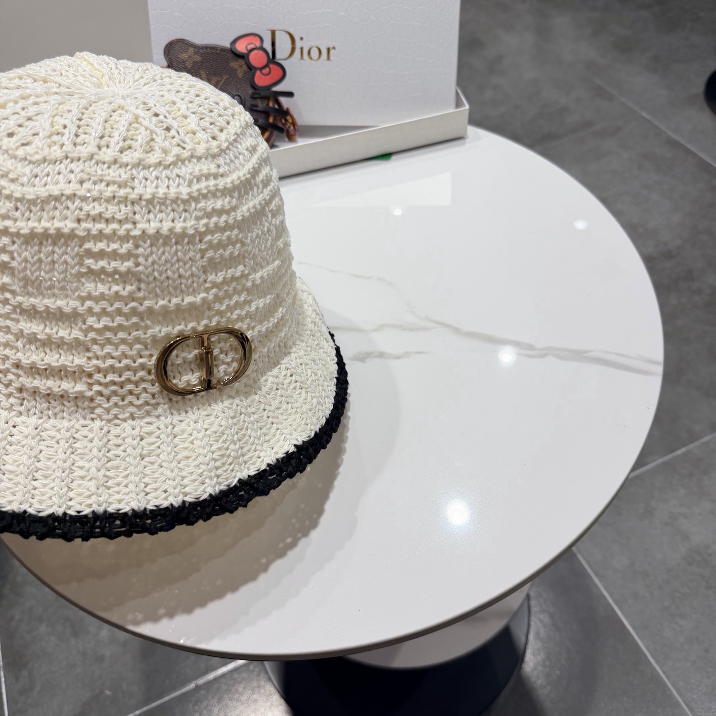 迪奥Dior盆帽新款夏季网眼透气时尚百搭韩版户外街头休闲旅游防嗮遮阳帽女