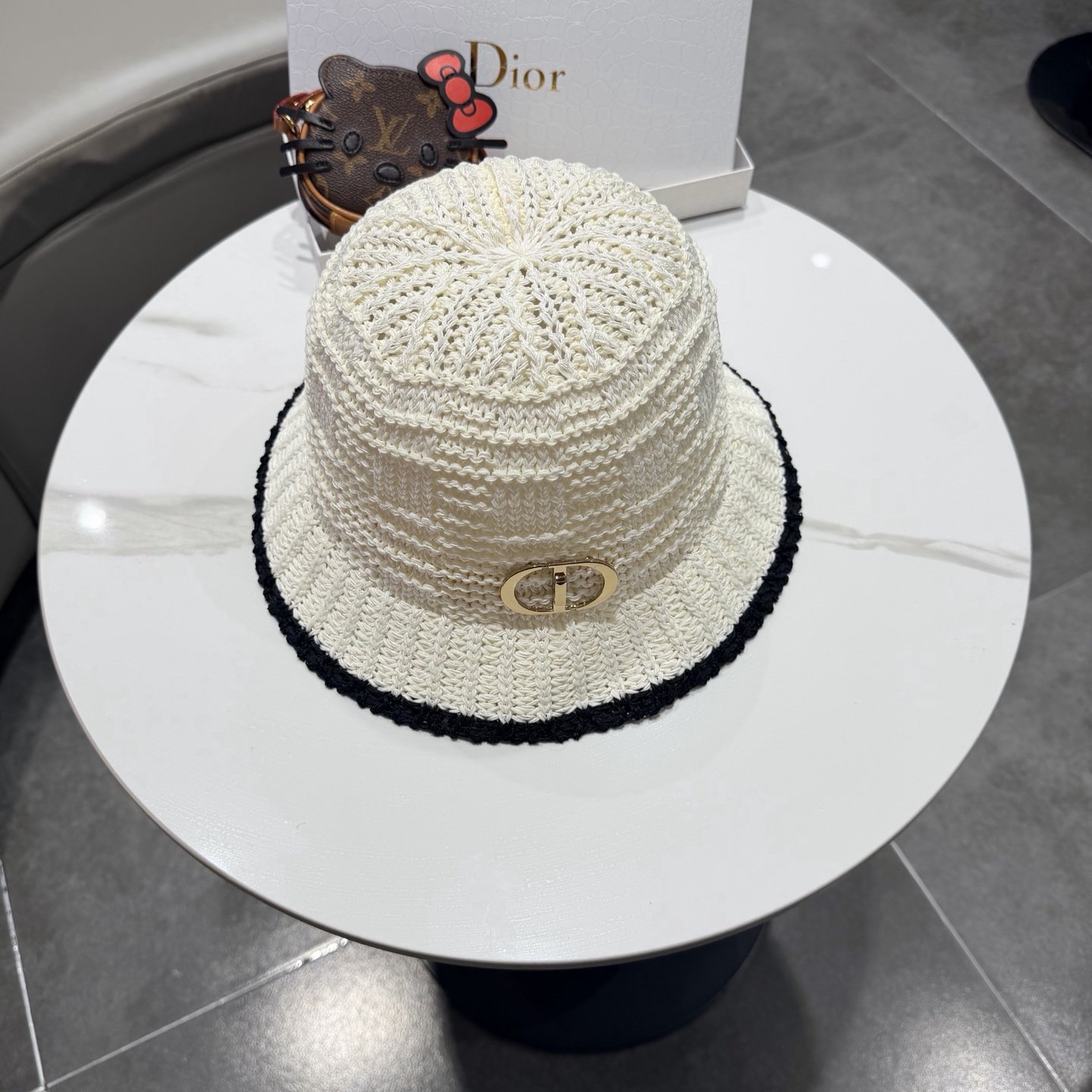迪奥Dior盆帽新款夏季网眼透气时尚百搭韩版户外街头休闲旅游防嗮遮阳帽女