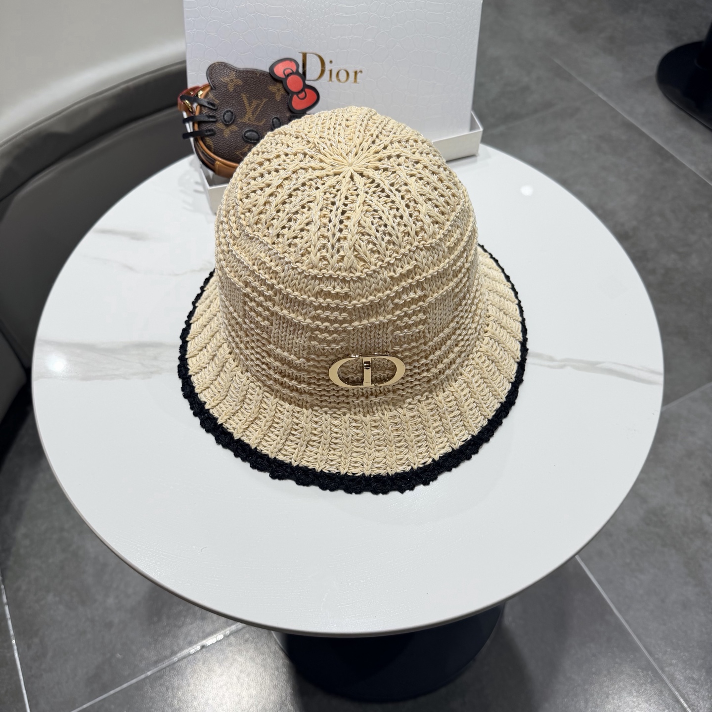 迪奥Dior盆帽新款夏季网眼透气时尚百搭韩版户外街头休闲旅游防嗮遮阳帽女