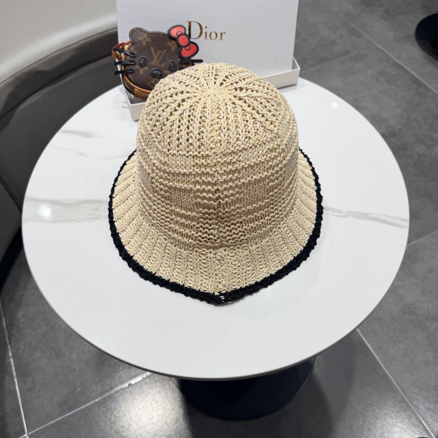 迪奥Dior盆帽新款夏季网眼透气时尚百搭韩版户外街头休闲旅游防嗮遮阳帽女