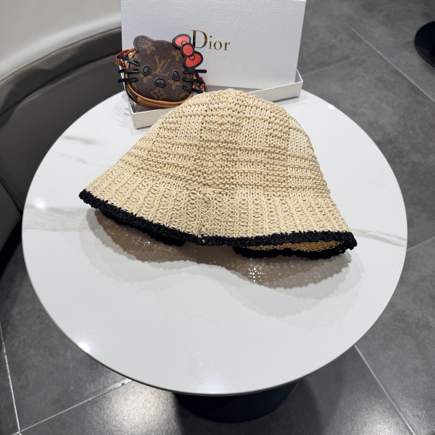 迪奥Dior盆帽新款夏季网眼透气时尚百搭韩版户外街头休闲旅游防嗮遮阳帽女