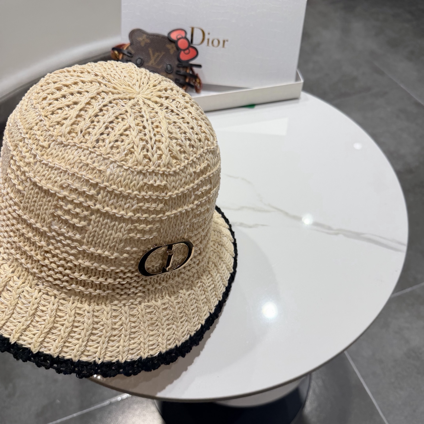 迪奥Dior盆帽新款夏季网眼透气时尚百搭韩版户外街头休闲旅游防嗮遮阳帽女