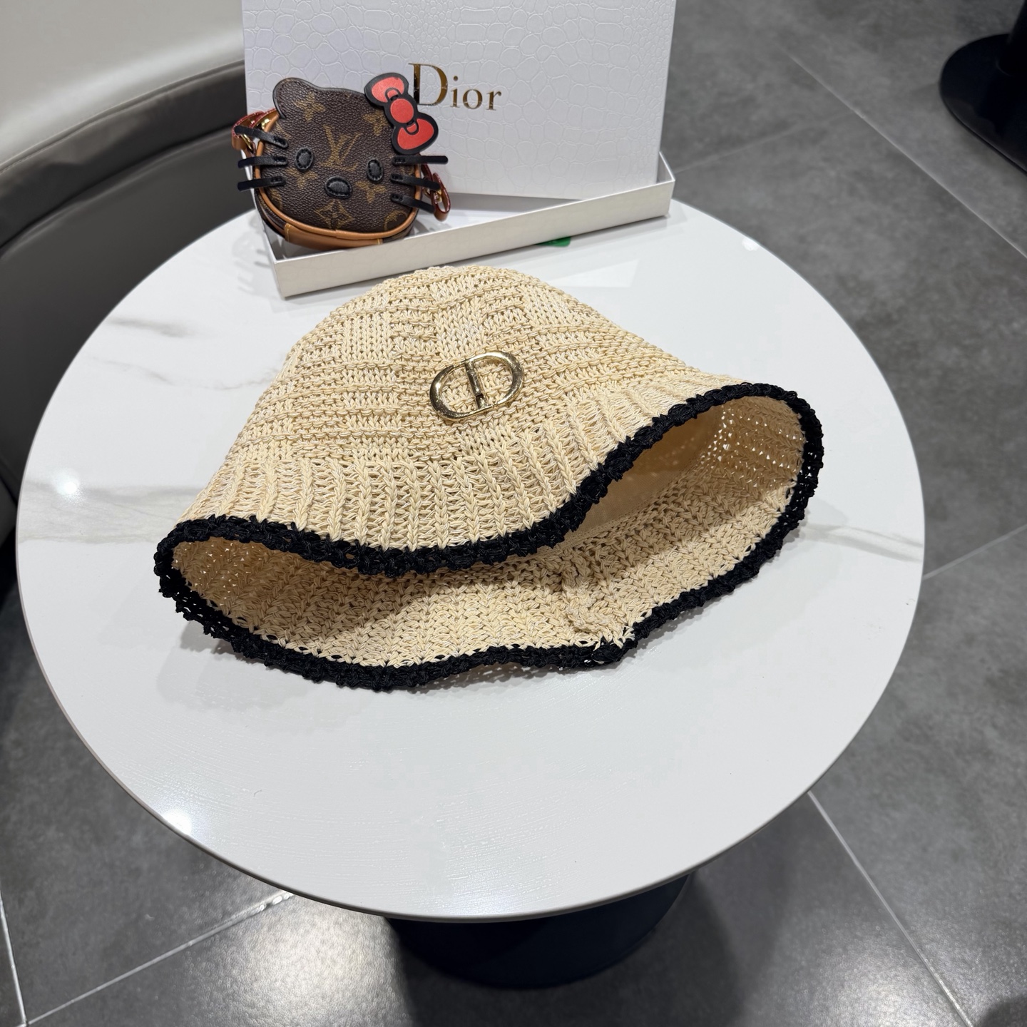 迪奥Dior盆帽新款夏季网眼透气时尚百搭韩版户外街头休闲旅游防嗮遮阳帽女