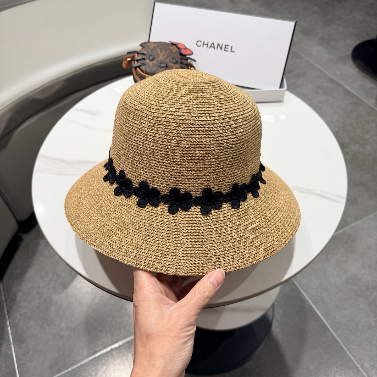 Chanel法式复古花朵编织草帽女夏沙滩百搭遮阳防晒盆帽爆款