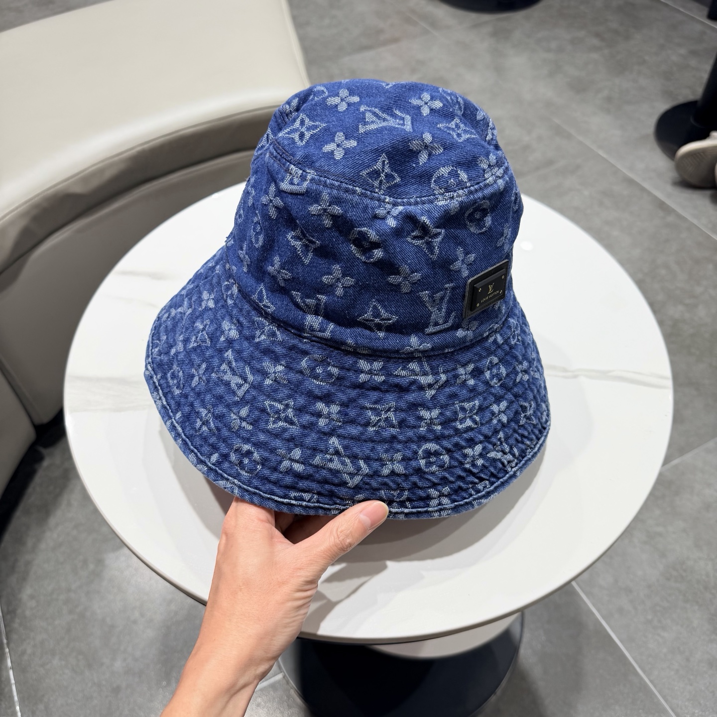 lv路易威登新款老花牛仔渔夫帽女秋冬季休闲百搭显脸小水桶帽男户外遮阳盆帽