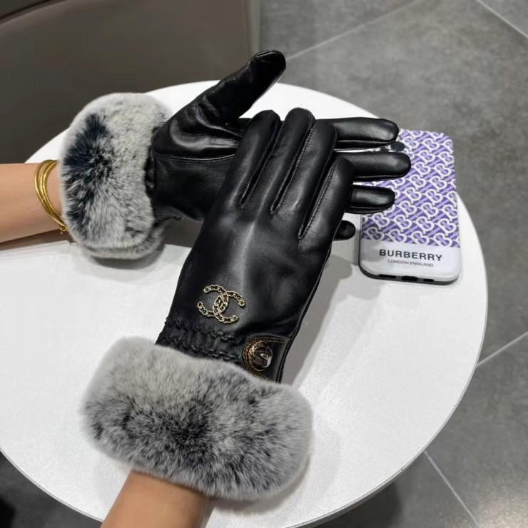 NO:718560,Chanel 2025 Autumn and Winter Double C Lazy Rabbit Sheepskin Gloves Mobile Phone Touch Screen, Worth Comparing Different Quality of the Same Style, Killing Poor Products in the Market, Imported First-Class Sheepskin Lazy Rabbit Fur Lined with Velvet, Classic and Outdated. If you like it, you can buy it, this quality can be used next year after using it this year [Happy][Happy][Happy] Size ML gloves, gloves, chanel, chanel, sheepskin, gloves19860909Chanel 香奈儿2025秋冬双C懒兔毛羊皮手套手机触屏,值得对比同款不同品质,秒杀市场差产品,进口一级羊皮懒兔毛内里加绒 经典不过时款.喜欢可以入手了,这种品质的今年用了明年还能用 [愉快][愉快][愉快]码数ML手套,手套,chanel,chanel,sheepskin,gloves,accessory