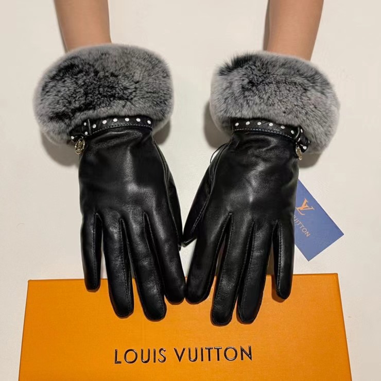 NO:718564,lv Louis Vuitton super new model, super popular style, [Lightning] [Lightning] [Rose] [Rose], pure sheepskin, rex rabbit fur gloves, fine workmanship, soft texture, velvet inside, warm and beautiful, a must-have for women in winter. One size fits all [Rose] [Rose] gloves, gloves, louis vuitton, louis vuitton, sheepskin, gloves19860909lv路易威登超级新款,超级大爆款,[闪电][闪电][玫瑰][玫瑰],纯羊皮,獭兔毛口手套,做工精细,质地柔软,内裡丝绒,既温暖又美观,是女士冬天必备 均码 [玫瑰][玫瑰]手套,手套,louis vuitton,louis vuitton,sheepskin,gloves,accessory