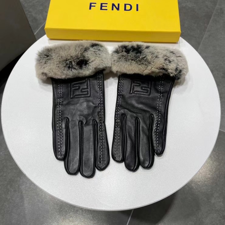 NO:718583,Fendi FENDI 2025 Autumn and Winter Lazy Rabbit Sheepskin Embroidered Gloves for Mobile Phones Touch Screen, Worth Comparing Different Quality of the Same Style, Quickly Killing Poor Products in the Market, Imported First-Class Sheepskin Lazy Rabbit Fur Lined with Velvet, Classic and Outdated. If you like it, you can buy it. This quality can be used next year after using it this year [Happy][Happy][Happy] Size ML gloves, gloves, fendi, fendi, sheepskin, gloves19860909芬迪FENDI2025秋冬懒兔毛羊皮刺绣手套手机触屏,值得对比同款不同品质,秒杀市场差产品,进口一级羊皮懒兔毛内里加绒 经典不过时款.喜欢可以入手了,这种品质的今年用了明年还能用 [愉快][愉快][愉快]码数ML手套,手套,fendi,fendi,sheepskin,gloves,accessory