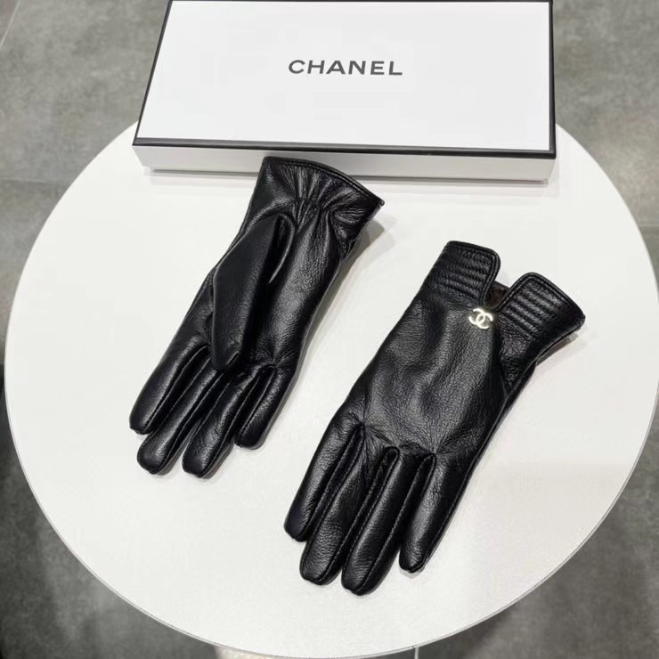 NO:718587,The new exclusive debut touch screen women's model Chanel [original quality] The official website synchronizes the new high-end sheepskin gloves for goddesses. Don't miss it. 100% imported sheepskin. The leather is fine and soft. Look for the imported sheepskin with a special feel and cashmere lining for better warmth. The original custom hardware has top-notch workmanship and no details are spared. Authentic open version. Counter one-to-one size M L gloves, gloves, chanel, sheepskin, gloves.19860909新款独家首发触屏女款香奈儿【原单品质】官网同步女士新款高档羊皮手套女神首选 不可错过百分百选用进口羊皮 皮质细腻柔软 认准进口羊皮特有手感羊绒内里保暖更佳 原版定制五金顶级做工任何细节都不放过正品开版 专柜一比一 码数M L手套,手套,chanel,sheepskin,gloves,accessory