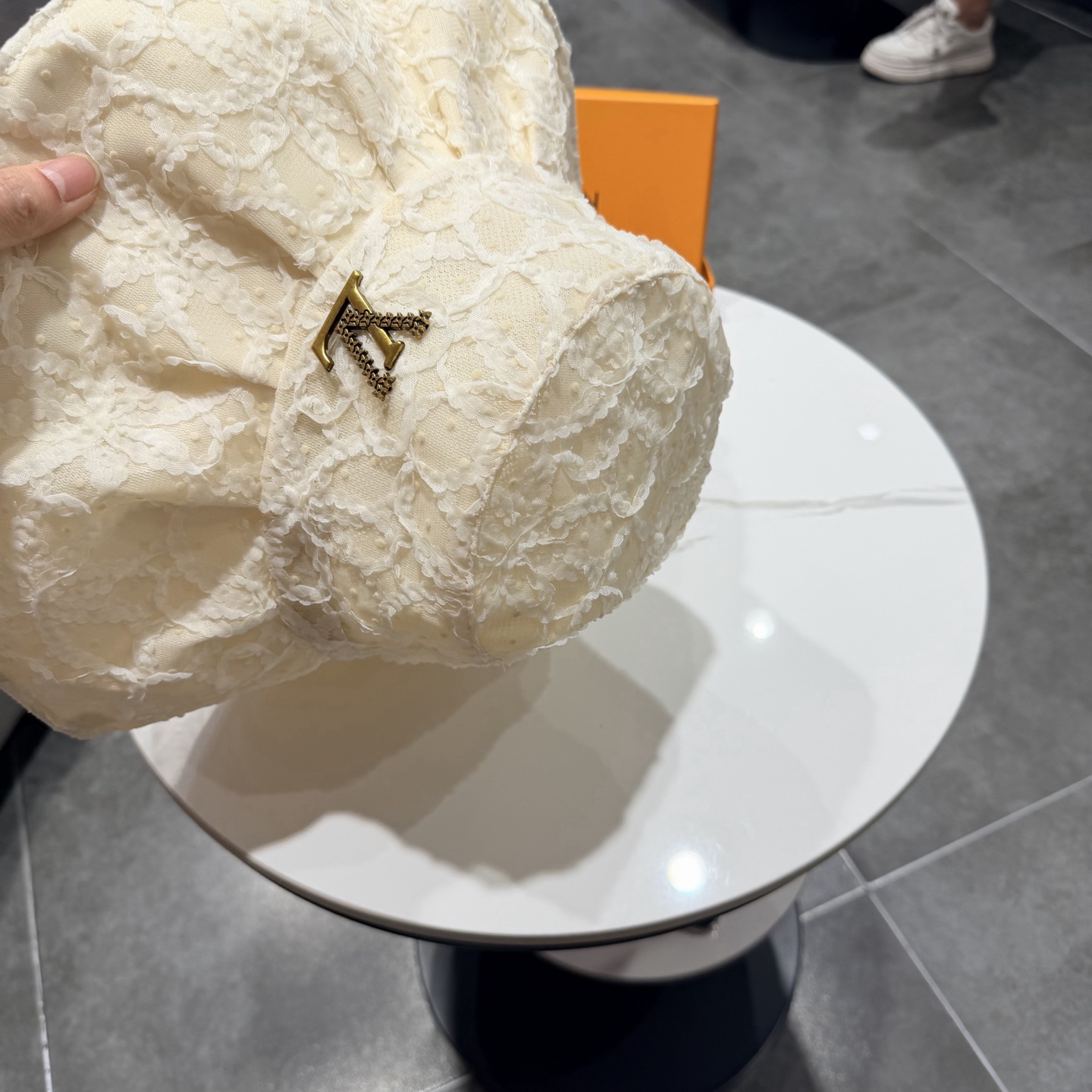 LV路易威登氛围感大檐蕾丝渔夫帽女春夏百搭黑胶防晒遮阳帽出游可折叠太阳帽