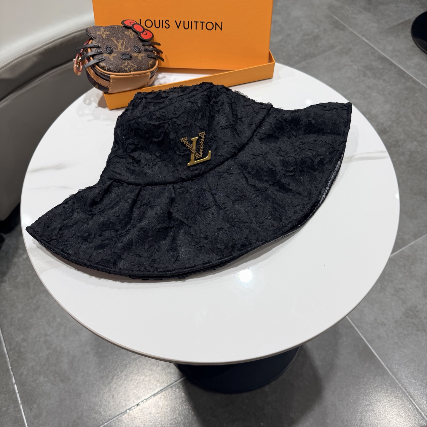 LV路易威登氛围感大檐蕾丝渔夫帽女春夏百搭黑胶防晒遮阳帽出游可折叠太阳帽