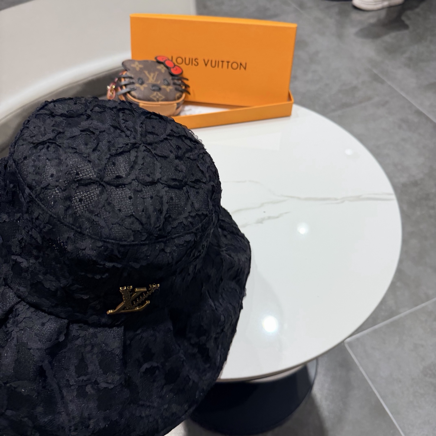 LV路易威登氛围感大檐蕾丝渔夫帽女春夏百搭黑胶防晒遮阳帽出游可折叠太阳帽
