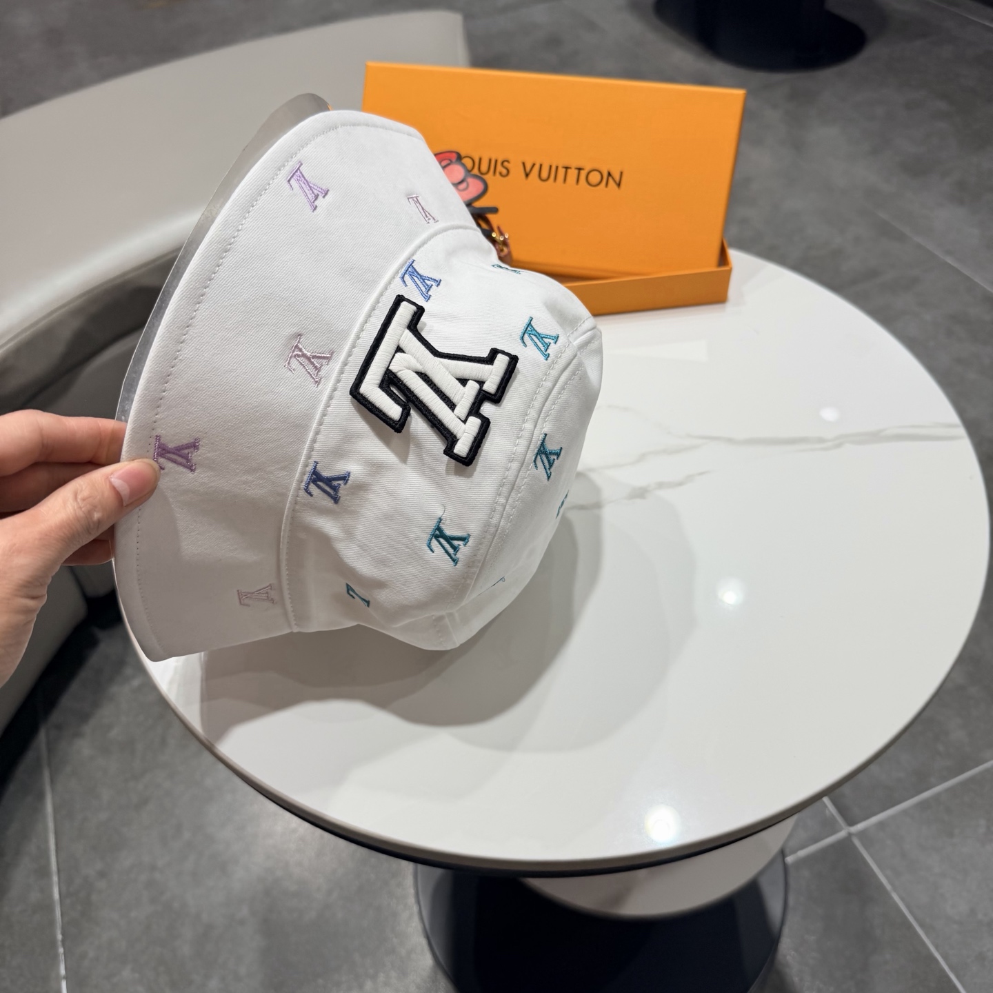 Lv路易威登2026新款可遮阳帽女透气渔夫帽度假旅游拍照时尚搭子