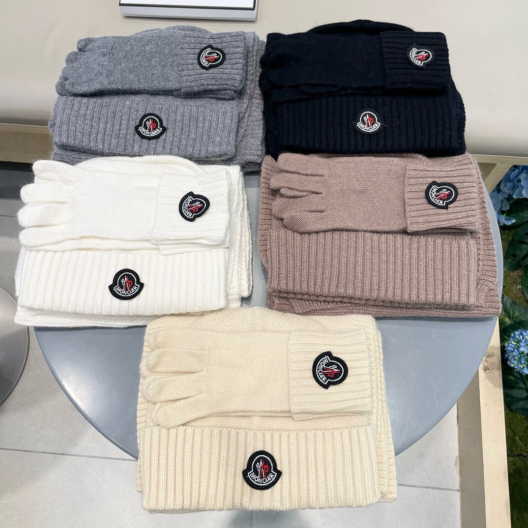 蒙口moncler【羊毛套装帽子-帽子➕围巾+手套🧤】经典套装帽子！成分：70%羊毛➕30%兔毛。暖暖哒超级舒服～冬日小