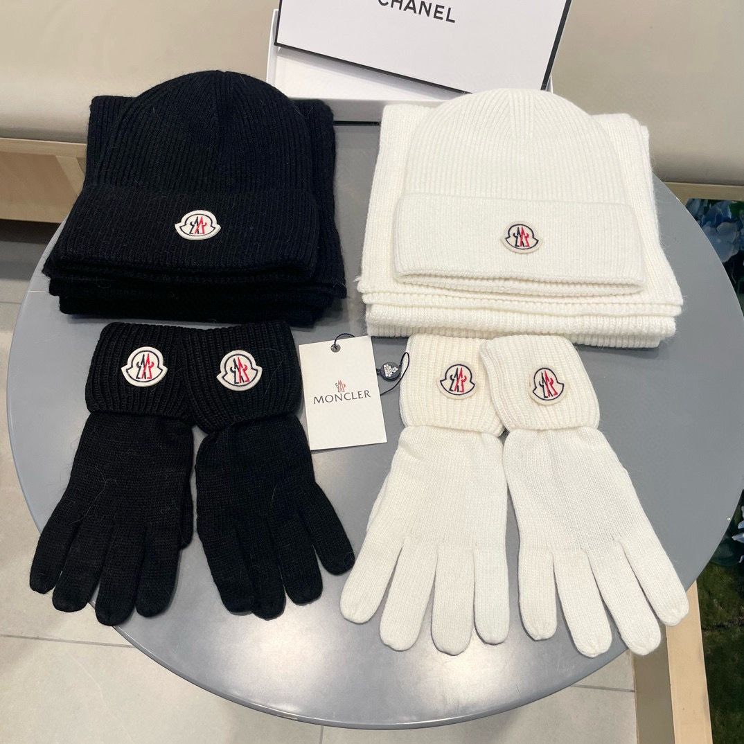 蒙口moncler【羊毛套装帽子-帽子➕围巾+手套🧤】经典套装帽子！成分：70%羊毛➕30%兔毛。暖暖哒超级舒服～冬日小