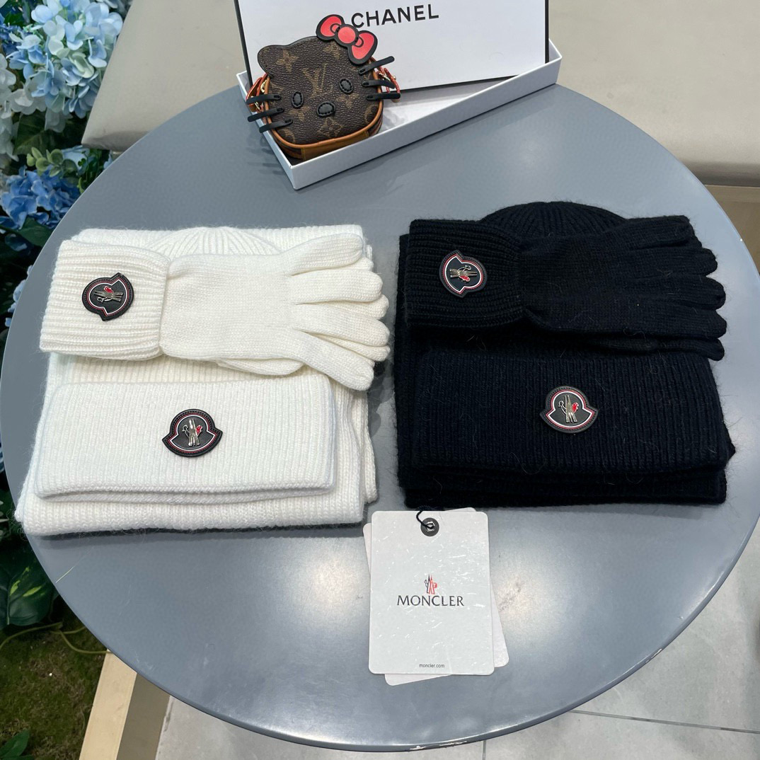 蒙口moncler【羊毛套装帽子-帽子➕围巾+手套🧤】经典套装帽子！成分：70%羊毛➕30%兔毛。暖暖哒超级舒服～冬日小