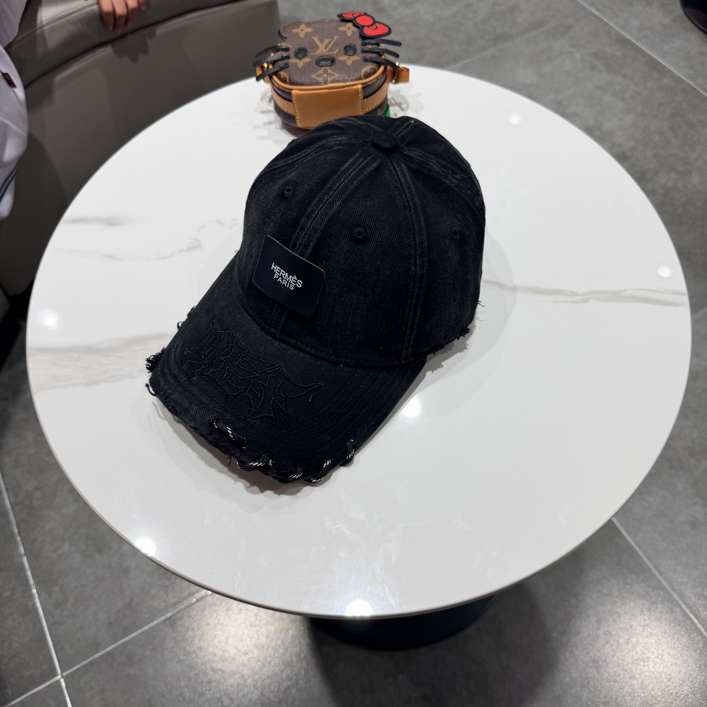 爱马仕 新款棒球帽，新款鸭舌帽，男女通用，头围57cm