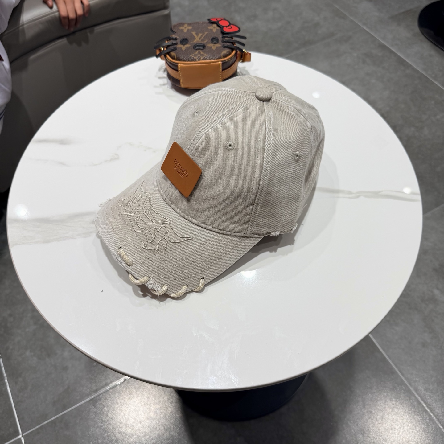 爱马仕 新款棒球帽，新款鸭舌帽，男女通用，头围57cm