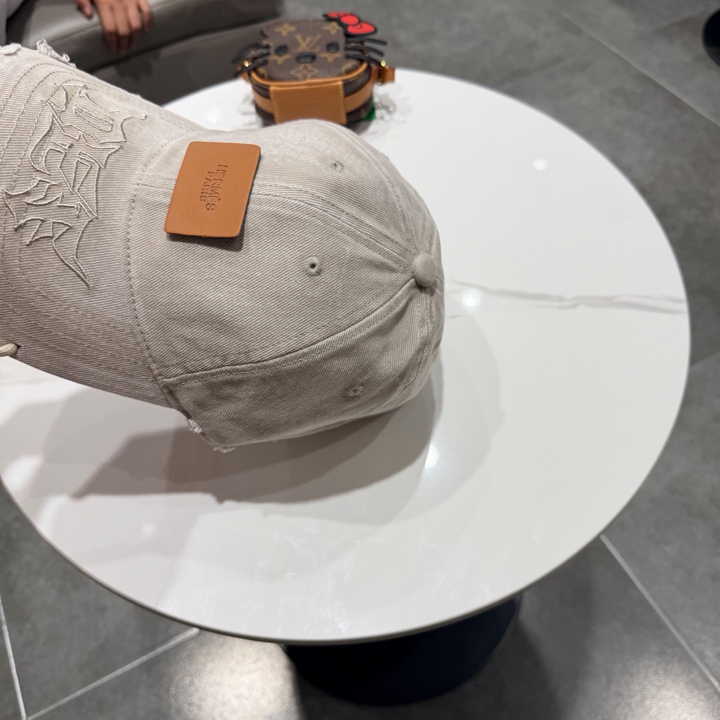 爱马仕 新款棒球帽，新款鸭舌帽，男女通用，头围57cm
