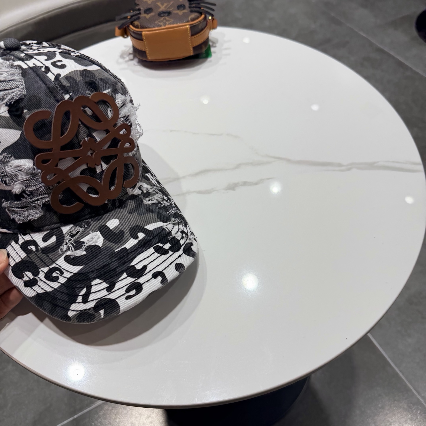 LOEWE【罗意威】新款棒球帽，专柜同步出货，大牌款超好搭配，赶紧入手