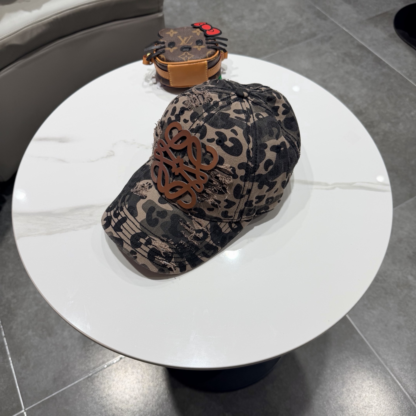 LOEWE【罗意威】新款棒球帽，专柜同步出货，大牌款超好搭配，赶紧入手