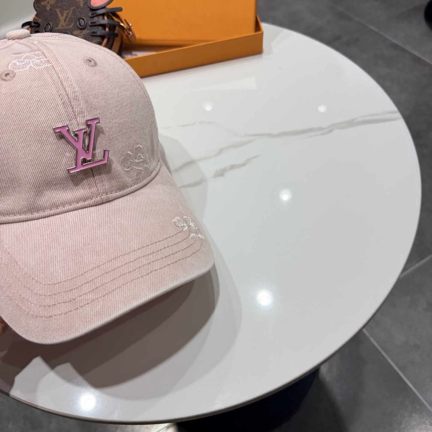 LV路易威登棒球帽  轻盈透气。完美版型，对格精准无误，男女适用