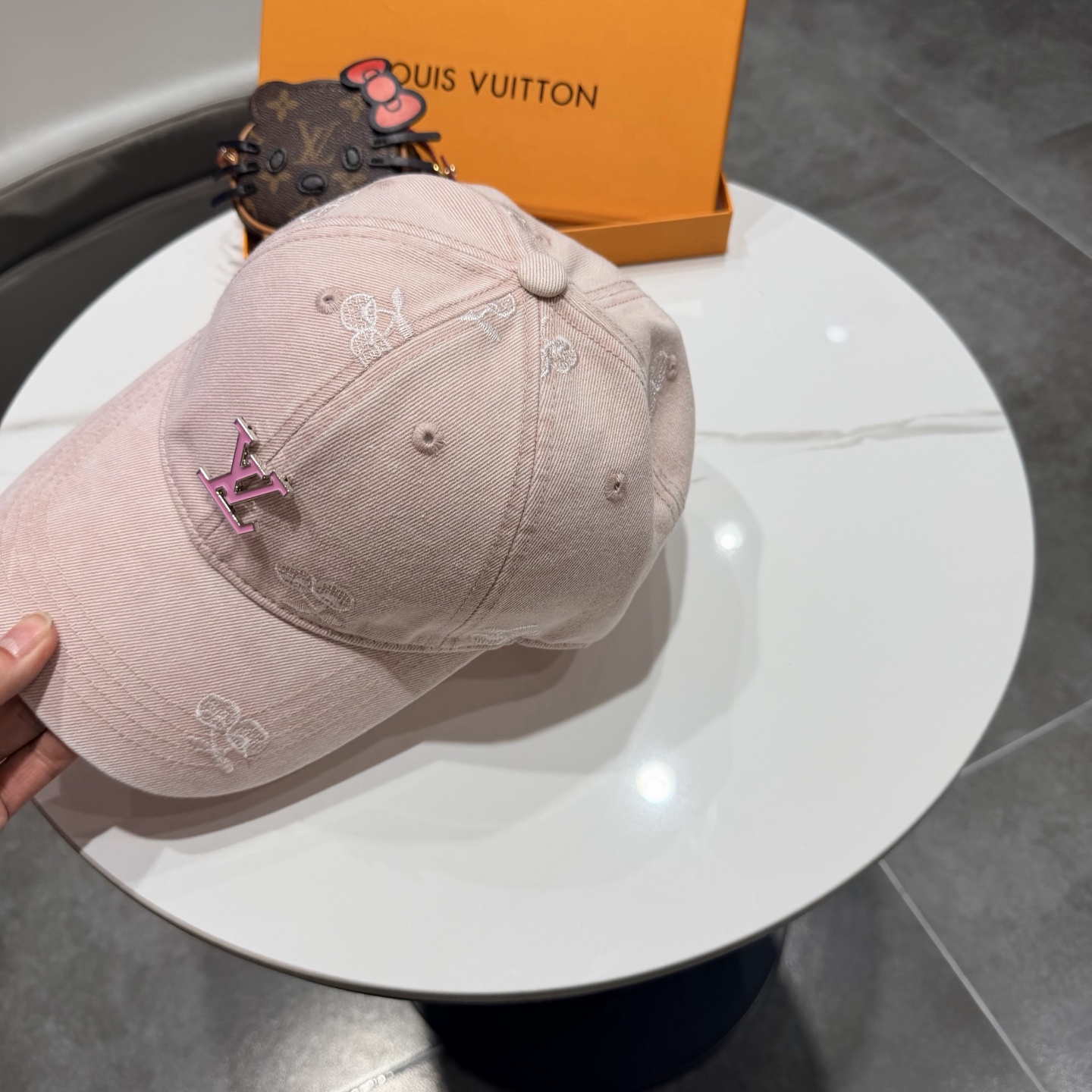 LV路易威登棒球帽  轻盈透气。完美版型，对格精准无误，男女适用