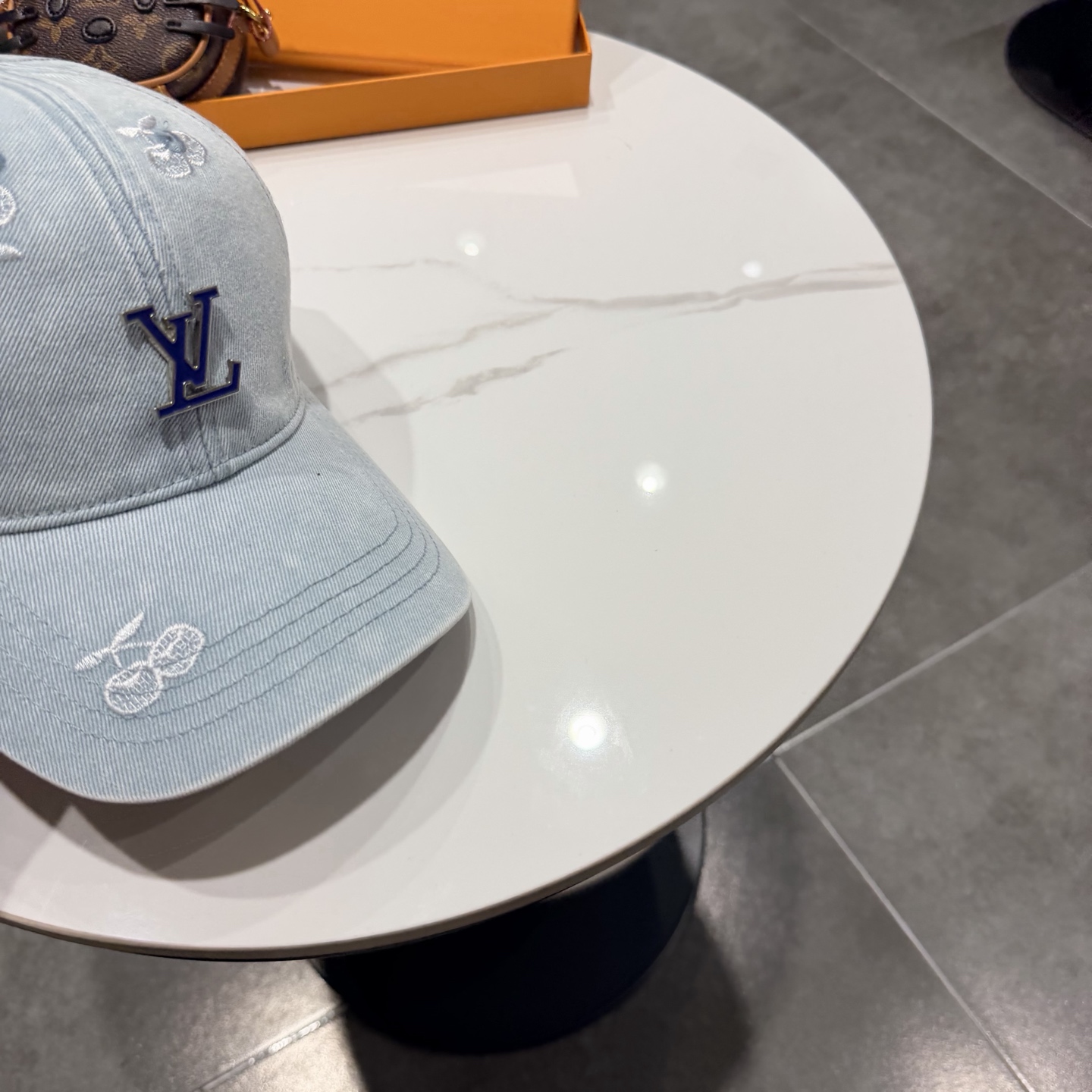 LV路易威登棒球帽  轻盈透气。完美版型，对格精准无误，男女适用