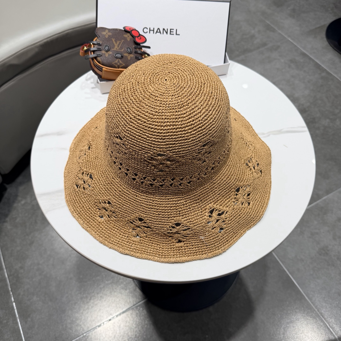 Chanel香奈儿2026新款夏季拉菲草手工编织镂空草帽女夏季防晒遮阳大檐帽可折叠度假帽